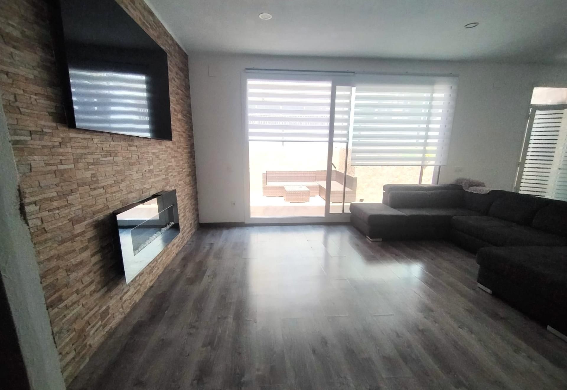Living room of Flat for sale in Badalona  with Heating, Parquet flooring and Terrace