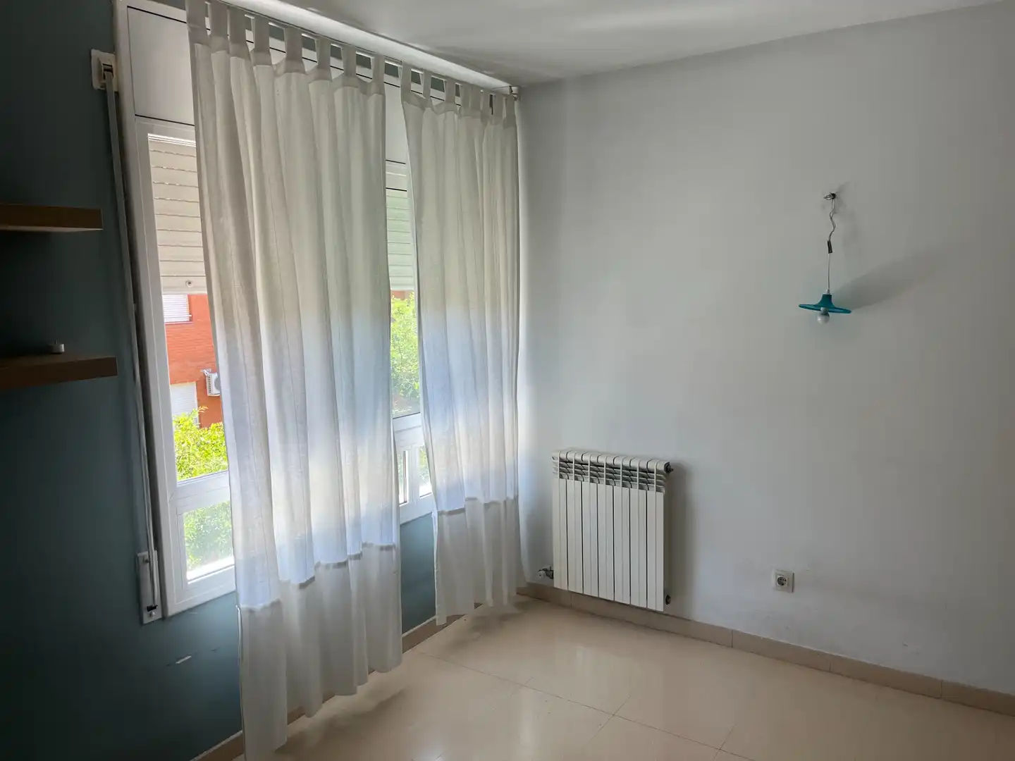Dormitori de Pis de lloguer en Terrassa amb Aire condicionat, Calefacció i Jardí privat