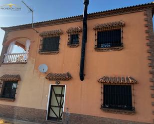 Vista exterior de Casa o xalet en venda en Vélez-Málaga amb Moblat