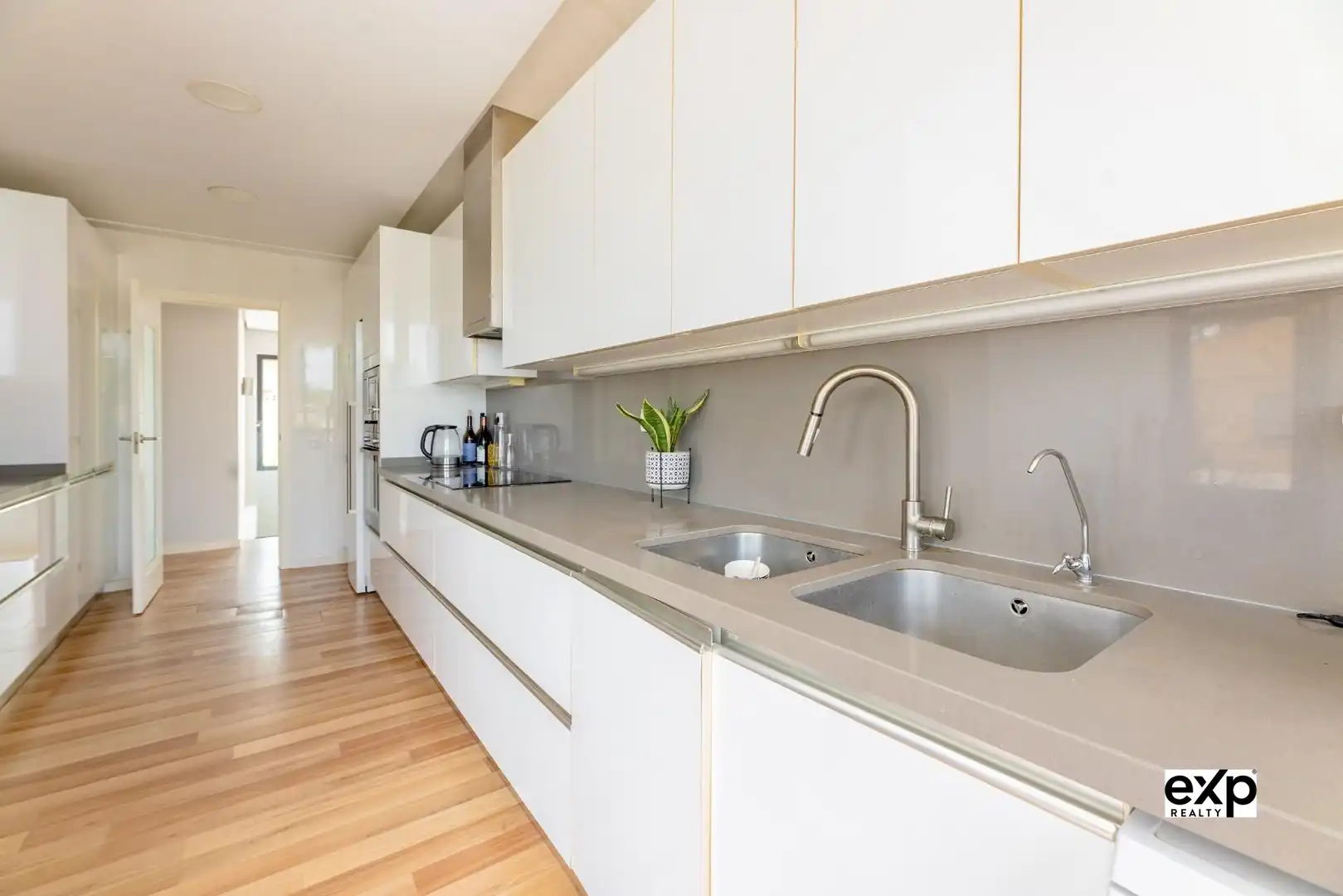 Cocina de Casa o chalet en venta en L'Eliana con Aire acondicionado, Calefacción y Jardín privado