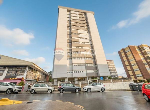 Vista exterior de Pis en venda en Vigo  amb Calefacció, Traster i Balcó