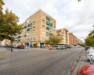 Vista exterior de Pis en venda en  Granada Capital amb Aire condicionat i Terrassa