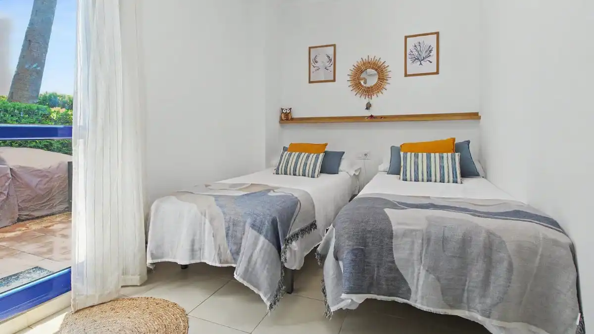 Habitación de Apartamento en venta en Dénia con Aire acondicionado, Calefacción y Jardín privado