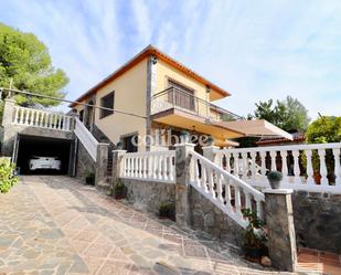 Vista exterior de Casa o xalet en venda en Sant Pere de Ribes amb Calefacció, Jardí privat i Terrassa