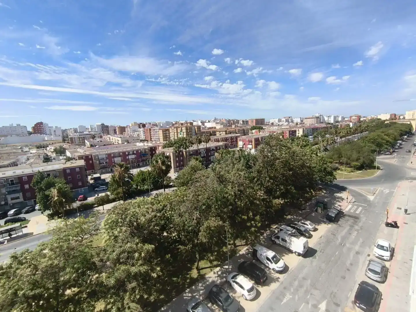 Vista exterior de Pis en venda en  Huelva Capital amb Aire condicionat, Piscina i Balcó
