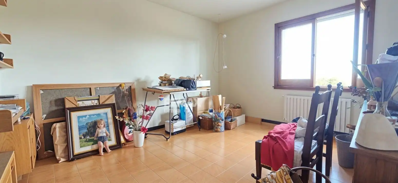Habitación de Casa adosada en venta en Celrà con Aire acondicionado, Jardín privado y Terraza