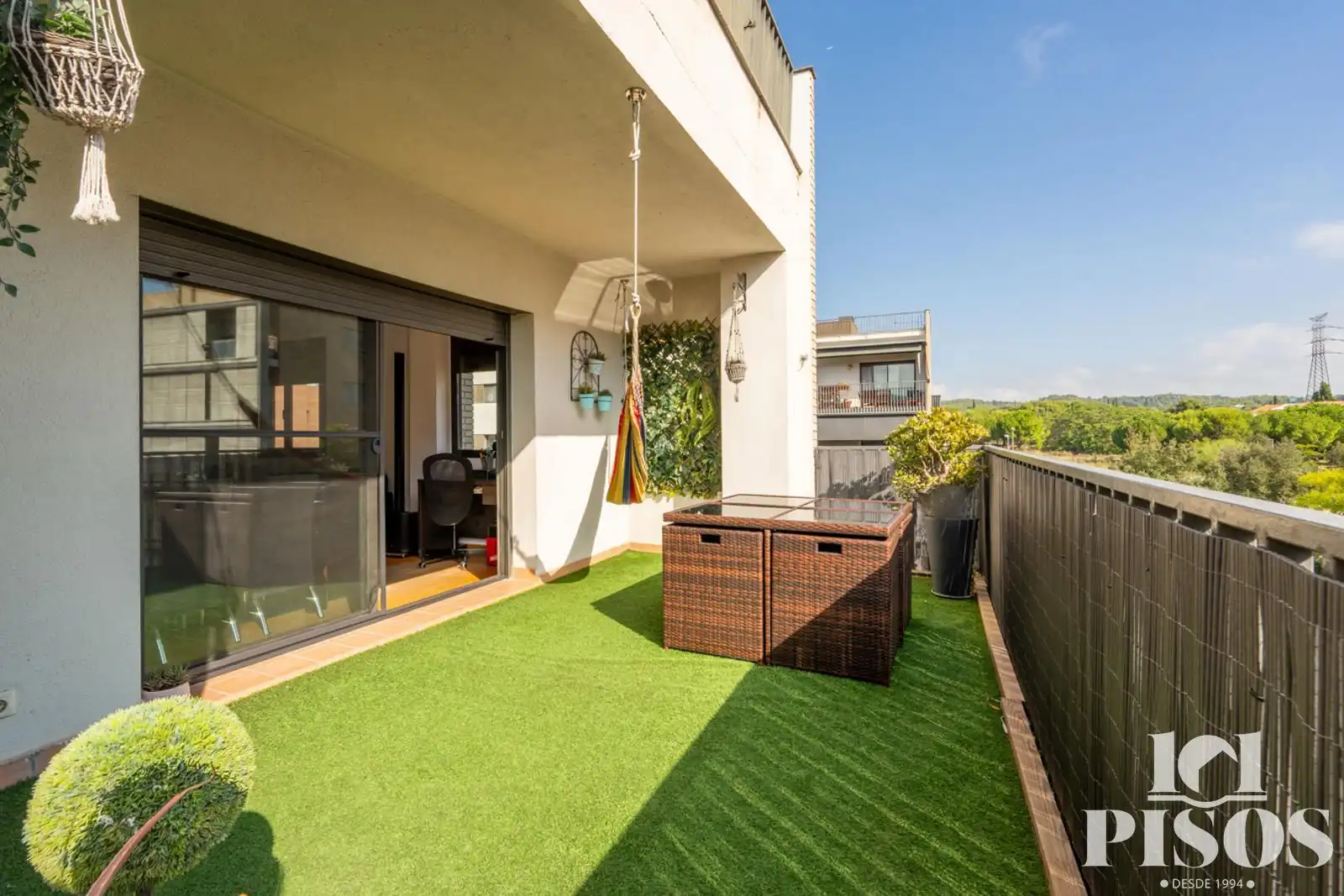 Penthouse with pool for sale in Ramon Mas