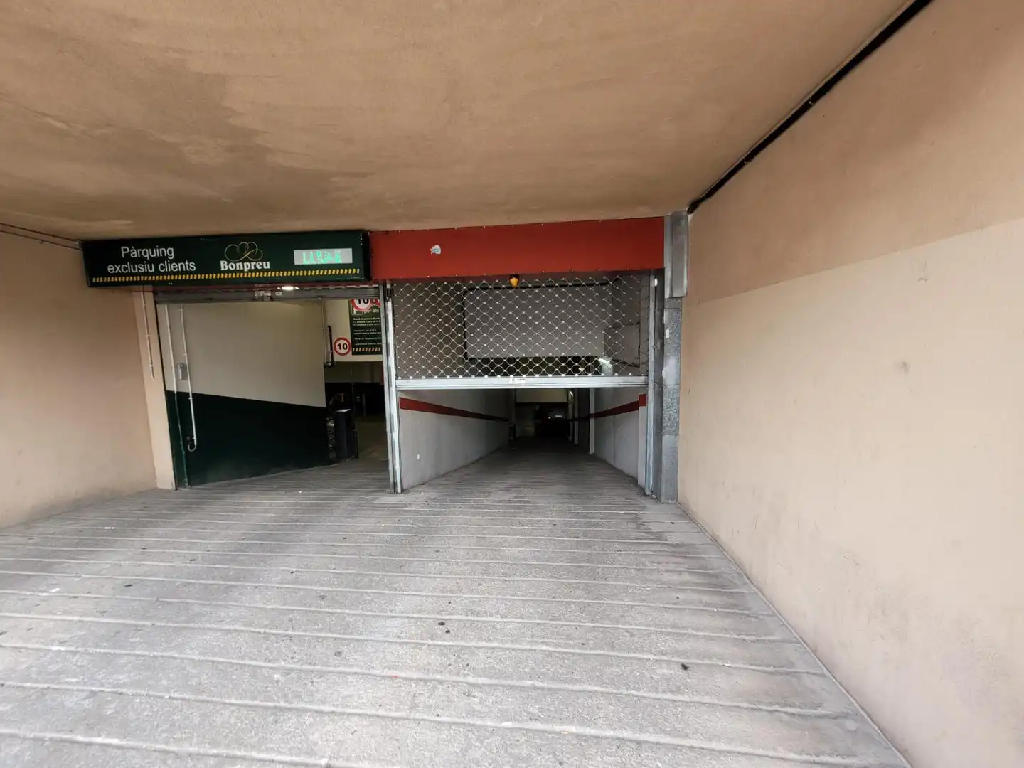 Einzelparkplatz zur Miete in Carrer Carrer Serra de Vall-lloreda, imagen 6
