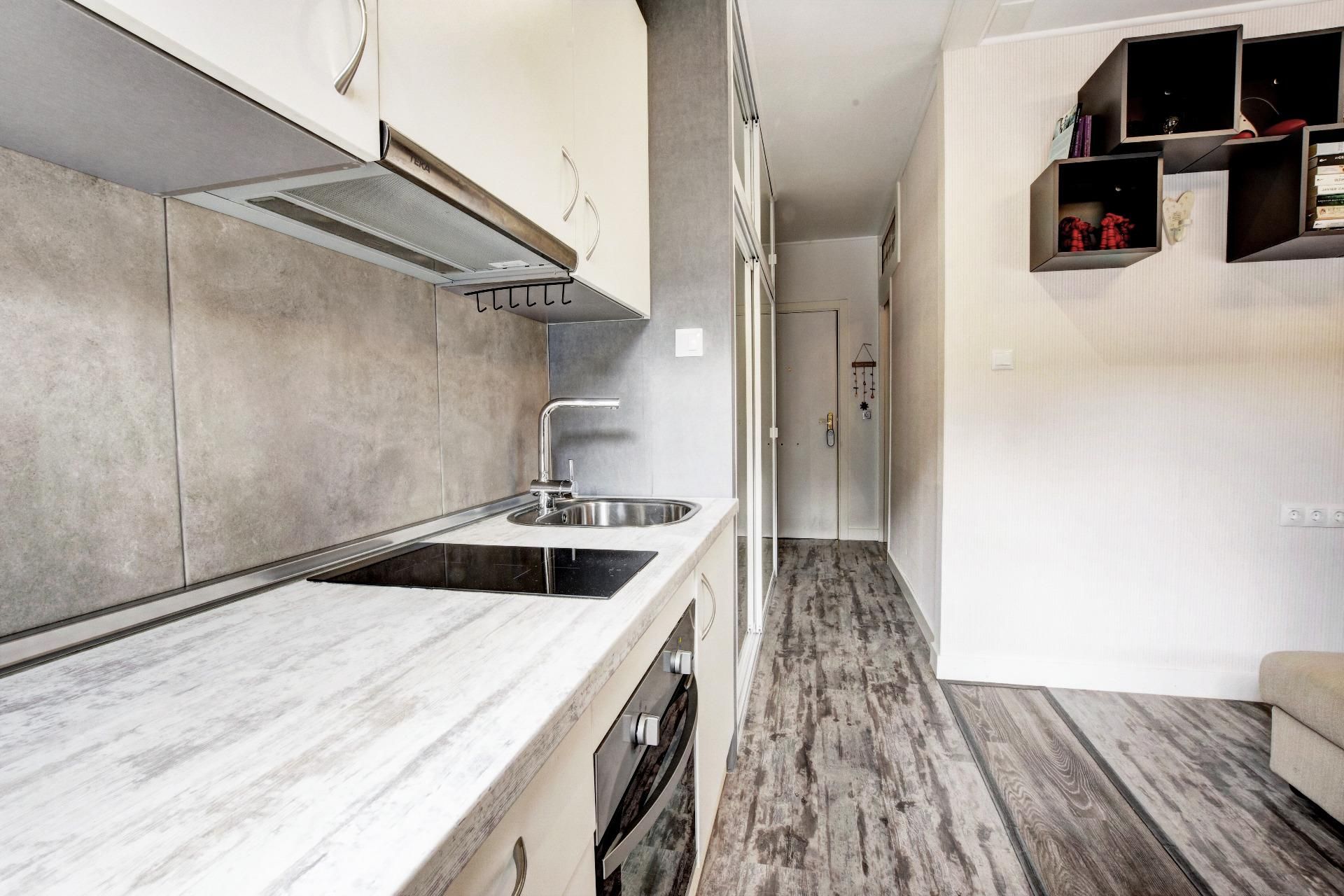 Kitchen of Apartment for sale in Benalmádena  with Terrace
