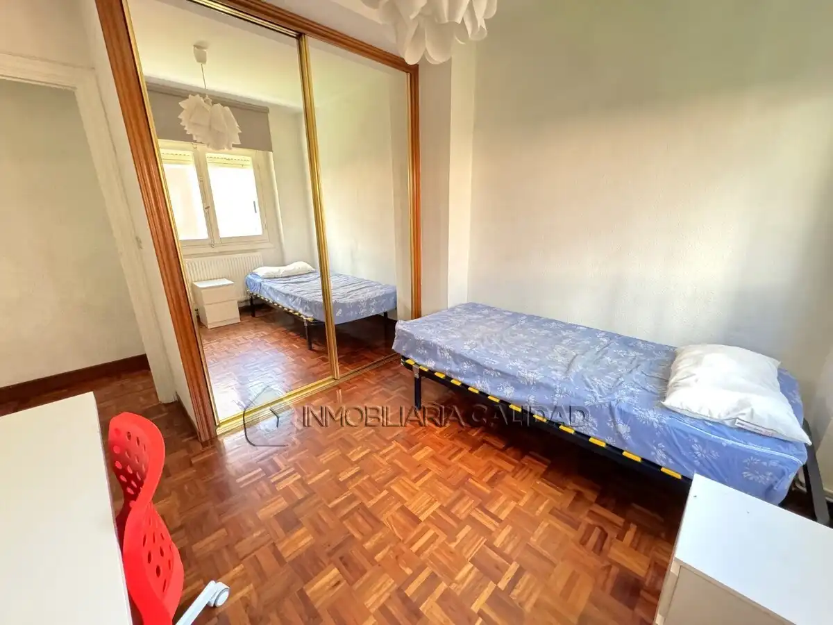 Habitación de Piso de alquiler en Burgos con Calefacción, Terraza y Amueblado
