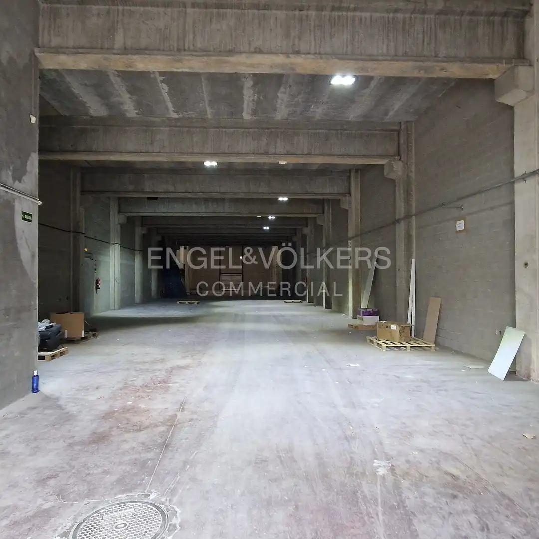 Nave industrial en venta en Sant Feliu de Llobregat