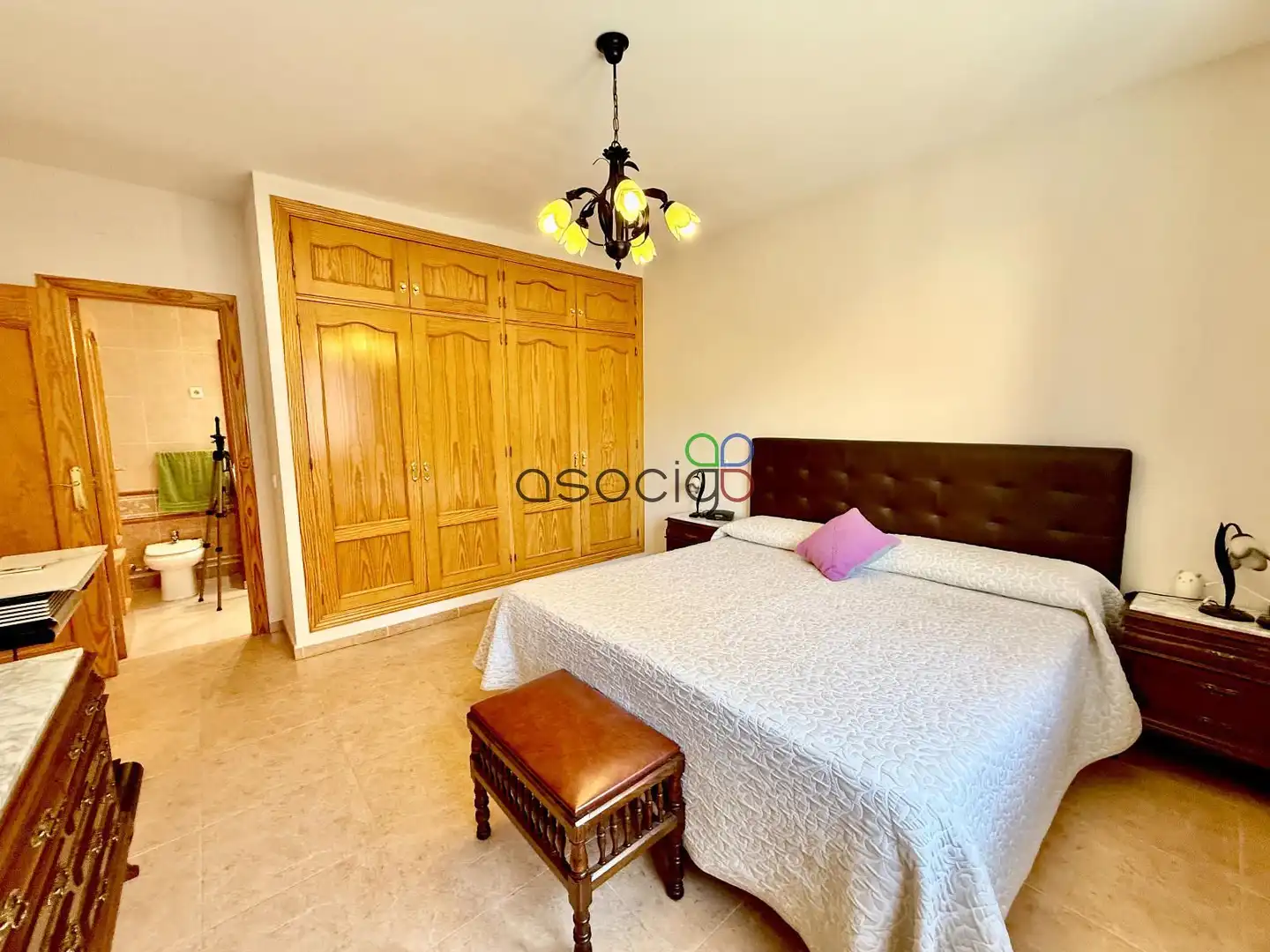 Habitación de Casa adosada en venta en Cabanillas del Campo con Aire acondicionado, Calefacción y Jardín privado