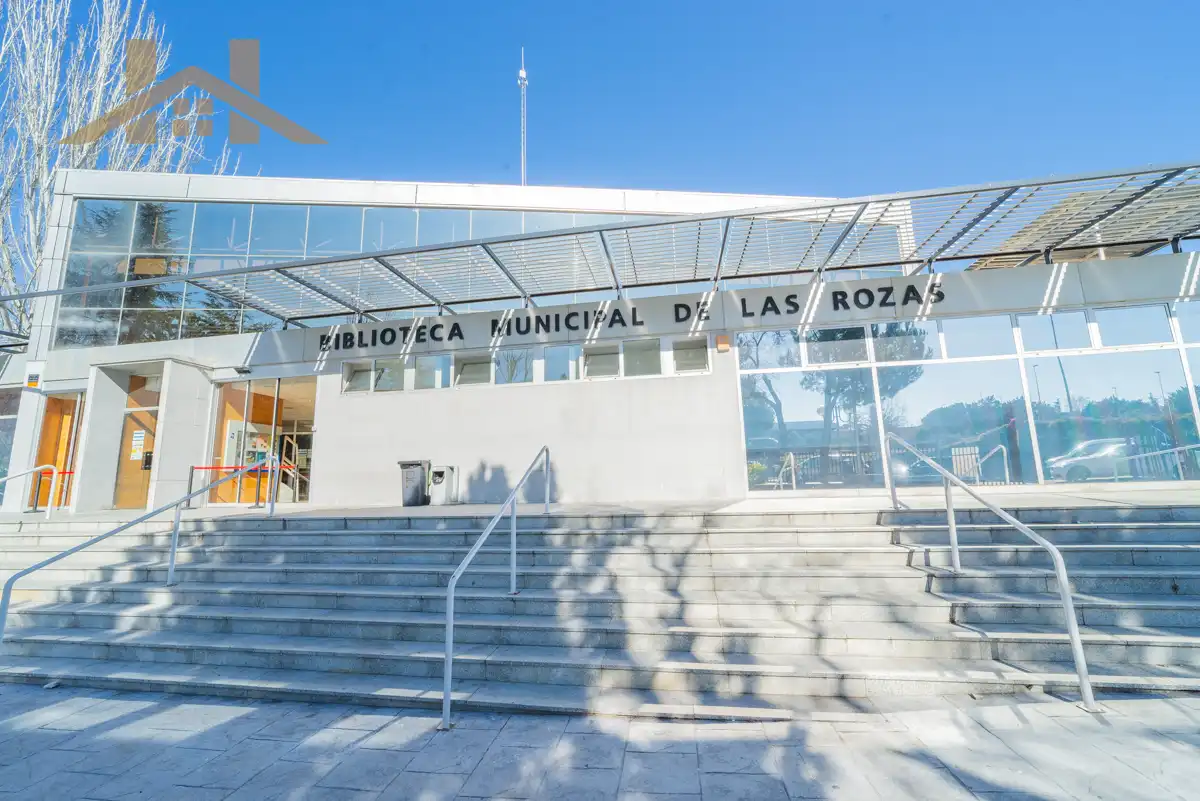 Vista exterior de Pis en venda en Las Rozas de Madrid amb Aire condicionat, Calefacció i Balcó