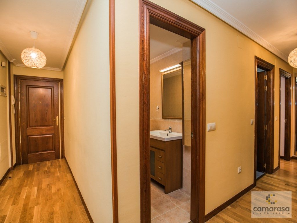 Flat to rent in Calle Agustín Rodríguez Sahagún, 36, Universidad