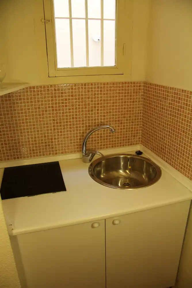 Study for rent in Calle Capuchinas, 8, Centro - Sagrario