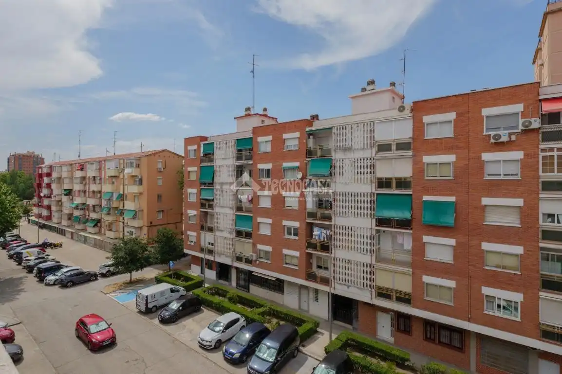 Vista exterior de Pis en venda en Madrid amb Aire condicionat i Calefacció