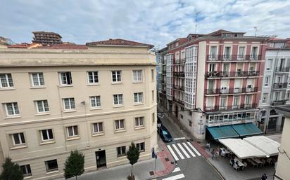 Vista exterior de Pis en venda en Santander