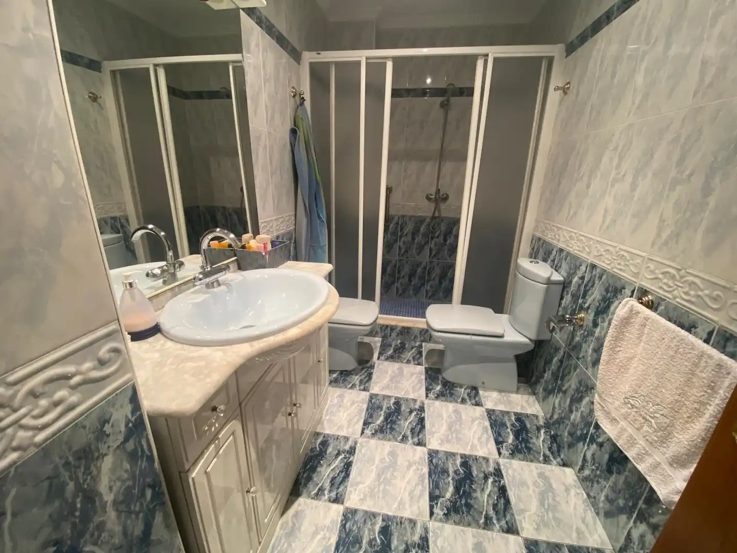 Baño de Piso en venta en La Pobla del Duc con Aire acondicionado, Terraza y Amueblado