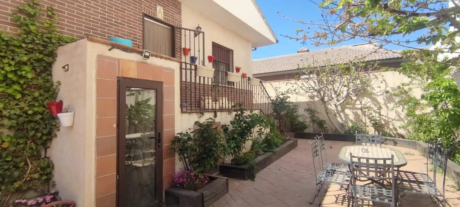 Vista exterior de Casa o xalet en venda en Cobeja amb Calefacció i Moblat