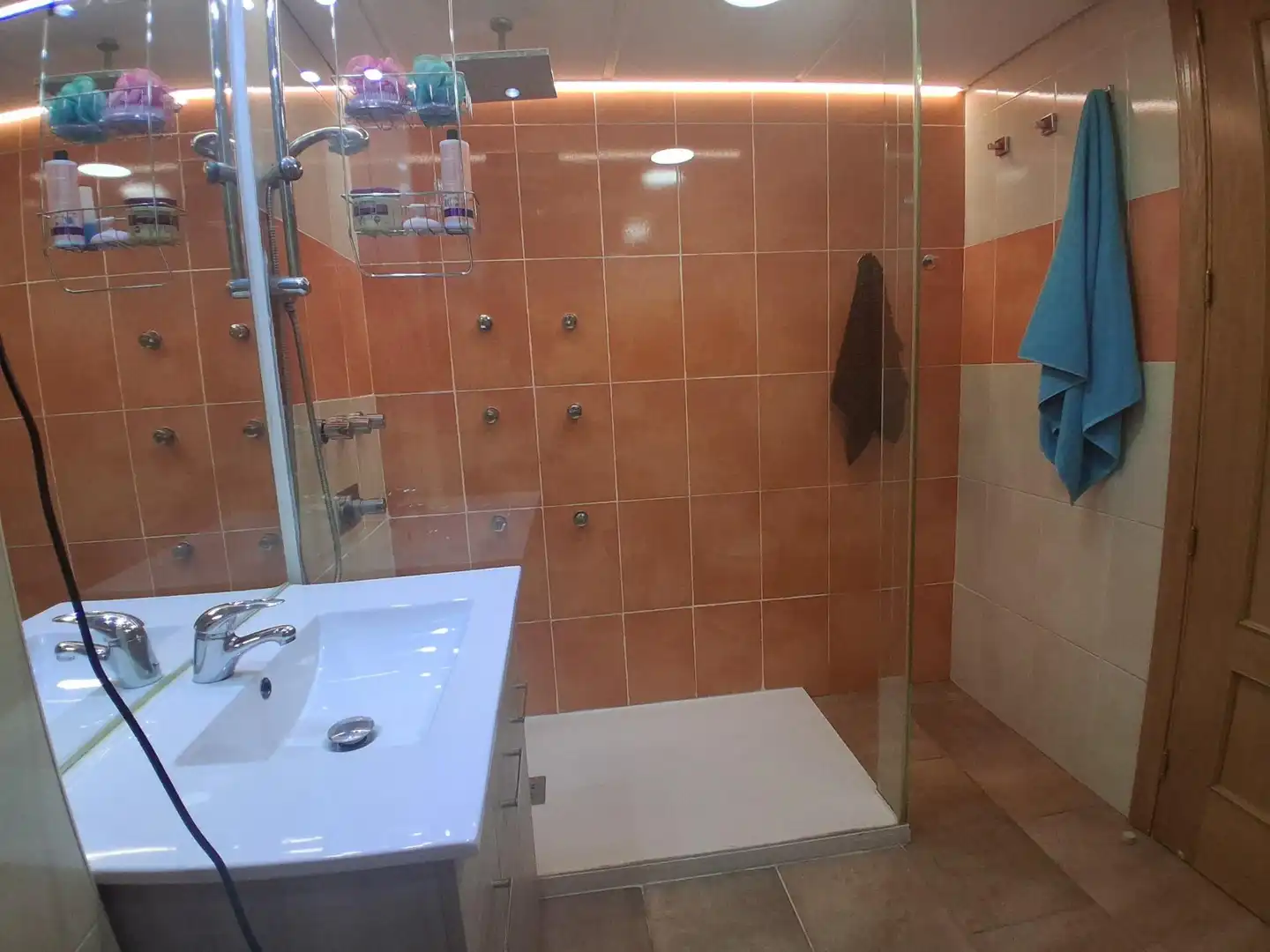 Baño de Piso en venta en Cedillo del Condado con Calefacción y Trastero