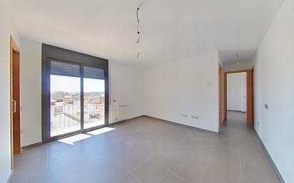 Living room of Flat for sale in Terrassa  with Heating and Oven