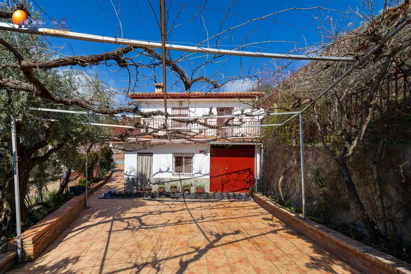 Vista exterior de Casa o chalet en venta en Güéjar Sierra con Jardín privado, Trastero y Piscina