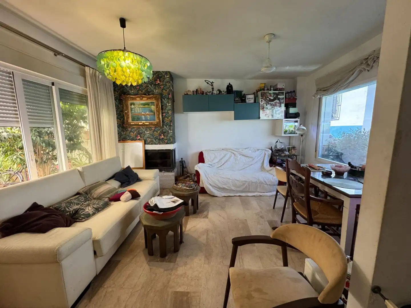 Sala d'estar de Casa adosada en venda en Málaga amb Aire condicionat i Balcó