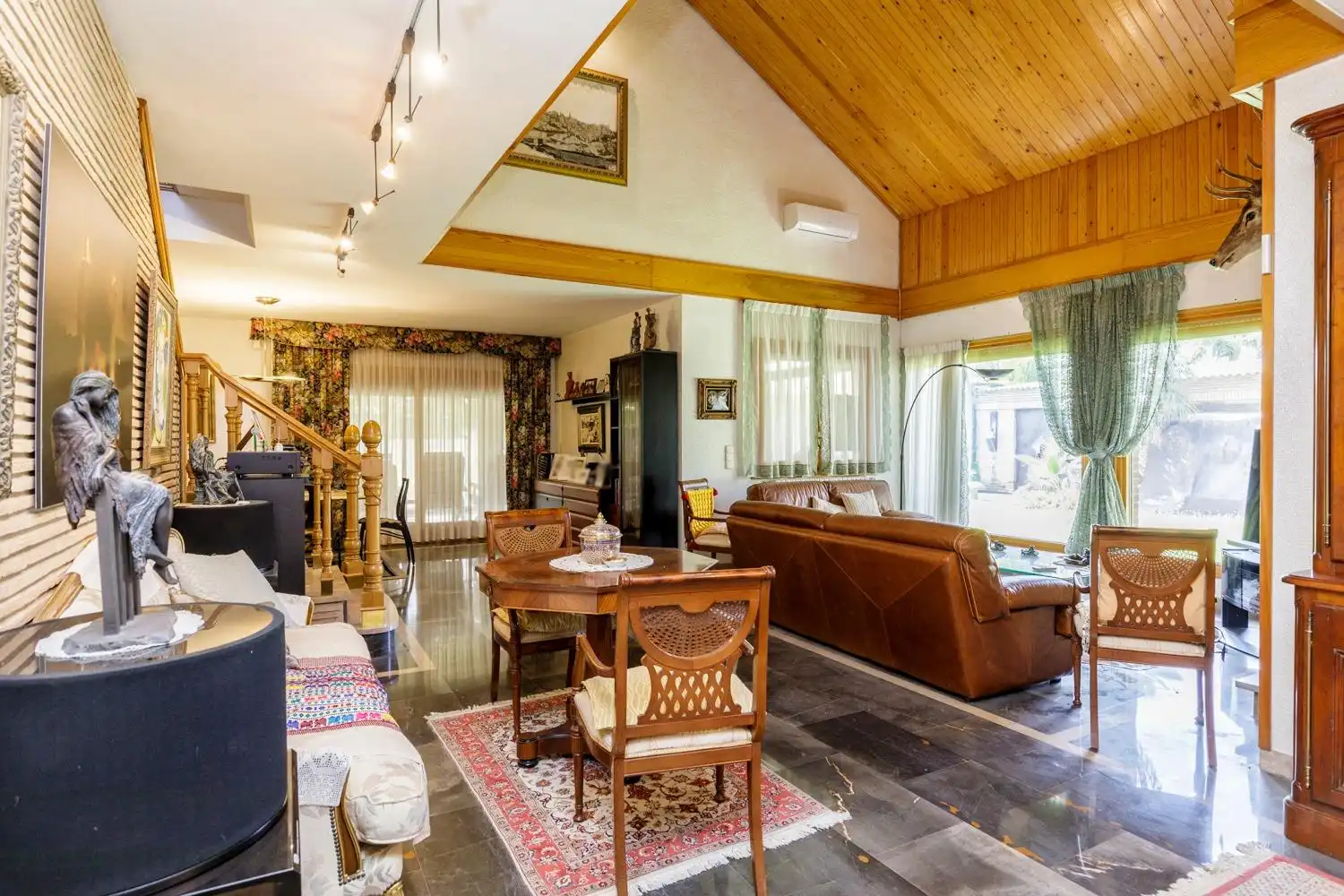 Living room of Houses for sale in Zaragoza  with Air Conditioner, Heating and Private garden
