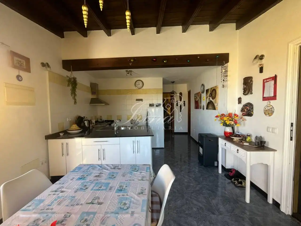 Cocina de Casa adosada en venta en El Paso con Jardín privado