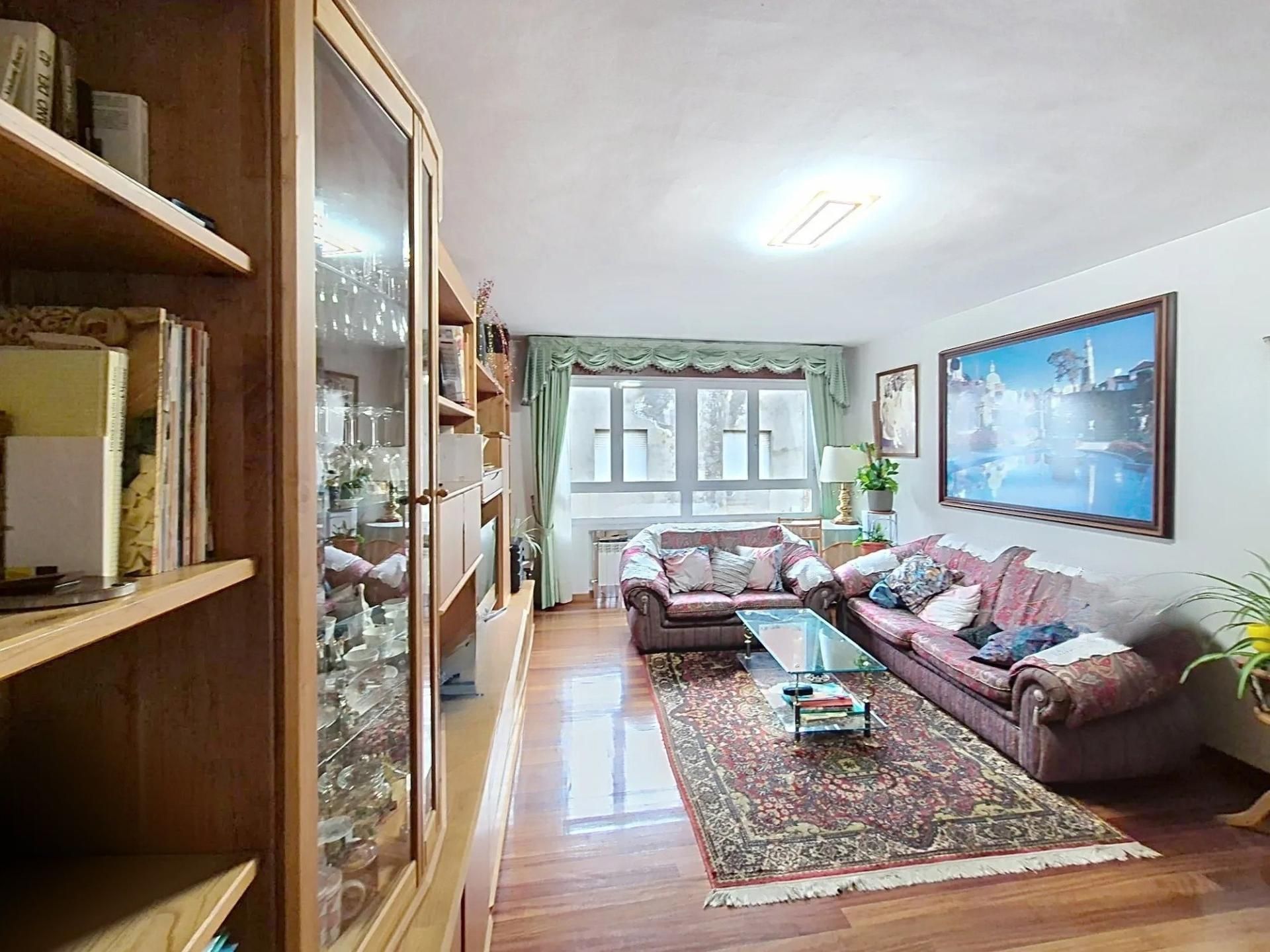 Sala d'estar de Casa o xalet en venda en León Capital  amb Terrassa