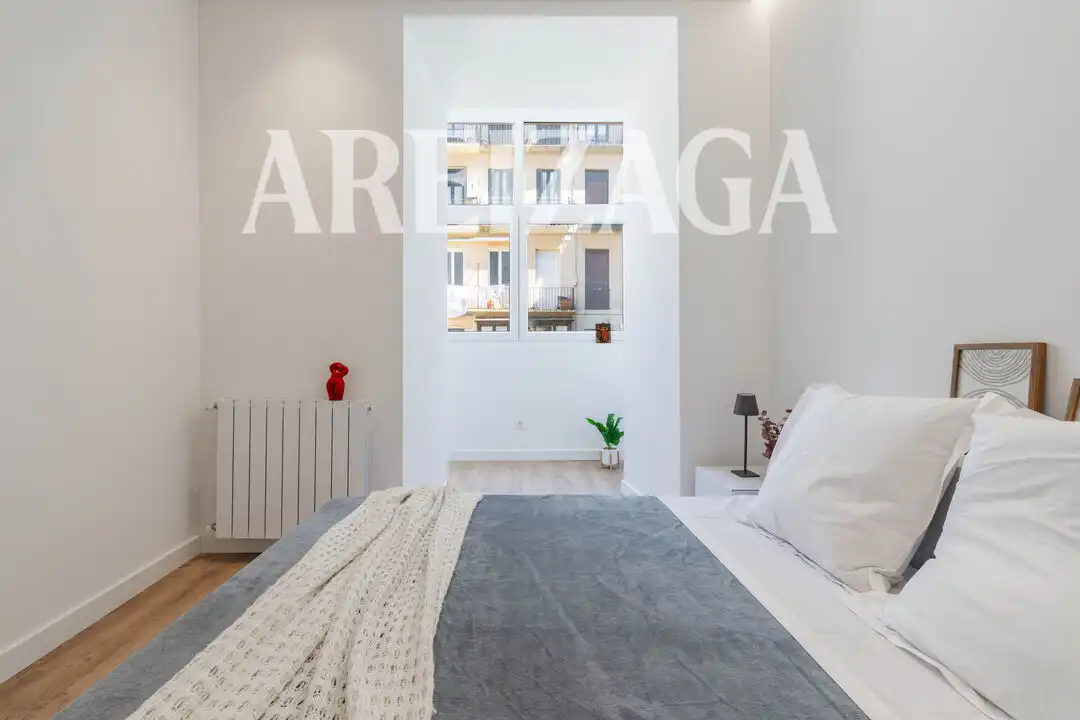 Bedroom of Flat for sale in Donostia - San Sebastián   with Heating, Terrace and Balcony
