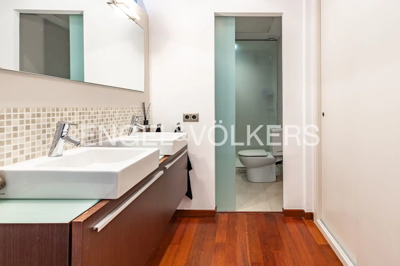 Baño de Piso en venta en Sant Cugat del Vallès con Aire acondicionado, Calefacción y Jardín privado