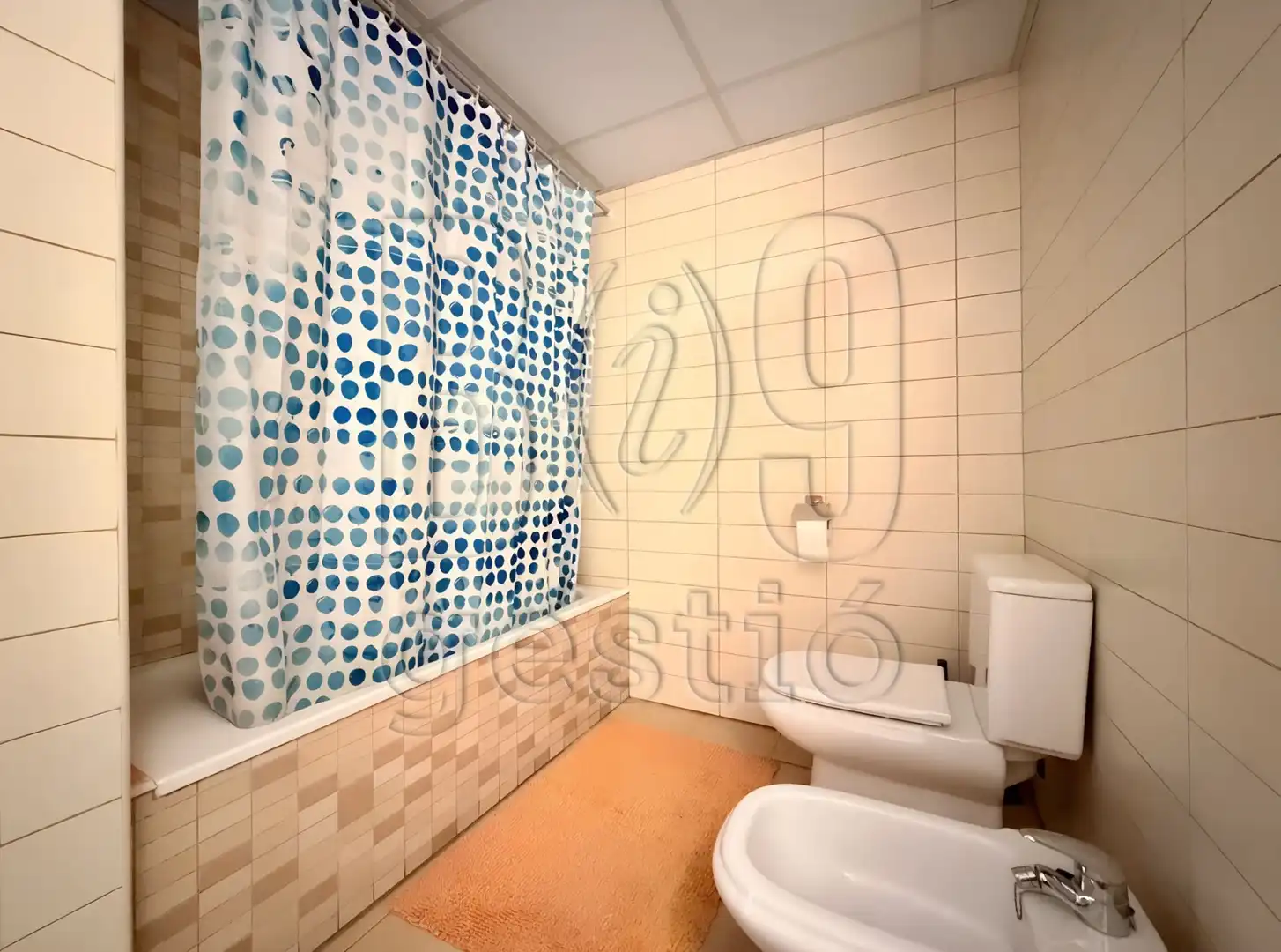 Baño de Piso en venta en La Pobla de Mafumet con Aire acondicionado, Calefacción y Terraza