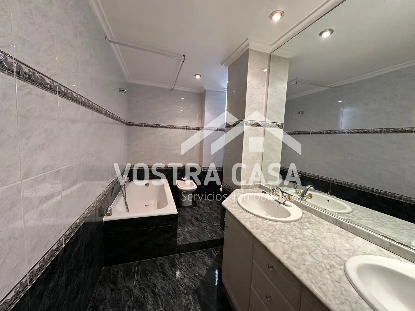 Baño de Piso de alquiler en Requena