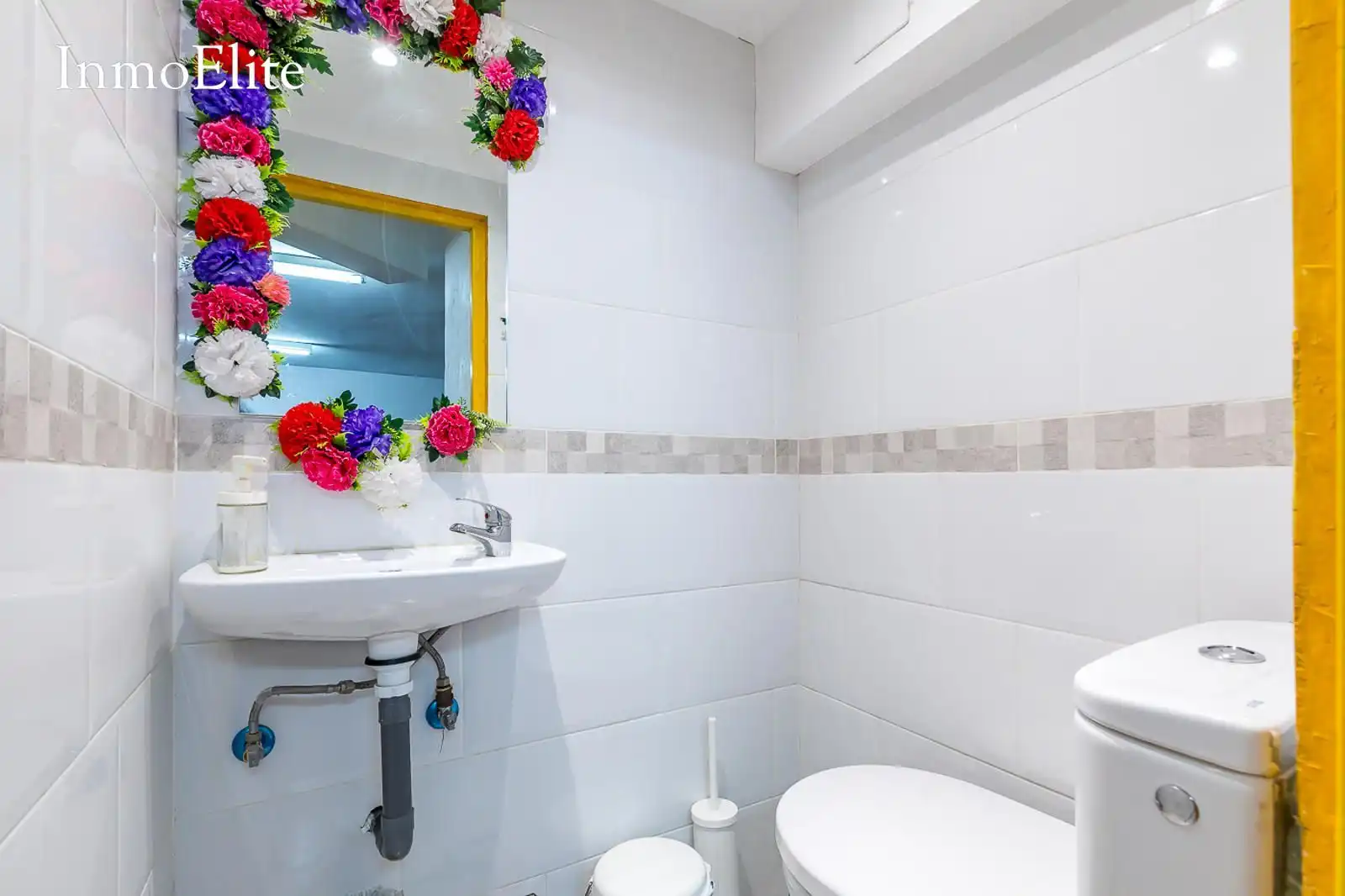 Baño de Local en venta en Madrid con Aire acondicionado y Alarma
