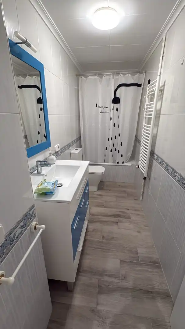 Baño de Piso de alquiler en Sueca con Aire acondicionado y Amueblado
