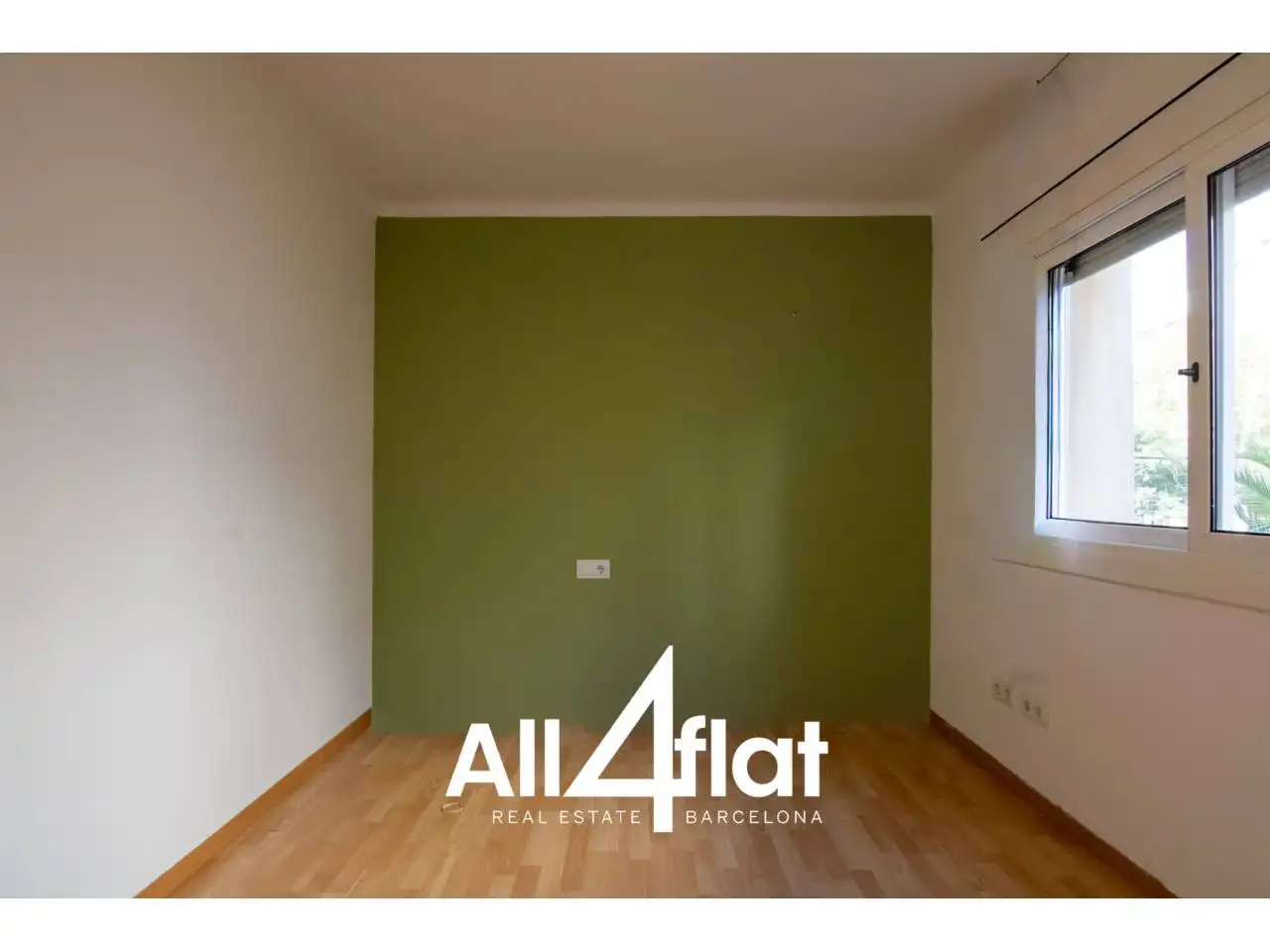 Bedroom of Flat for rent in Esplugues de Llobregat  with Air Conditioner, Heating and Parquet flooring