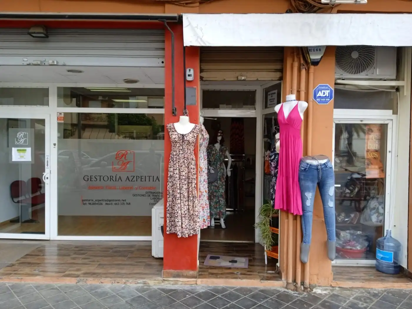 Gewerbefläche zum Verkauf in Avenida de la Paz, imagen 3