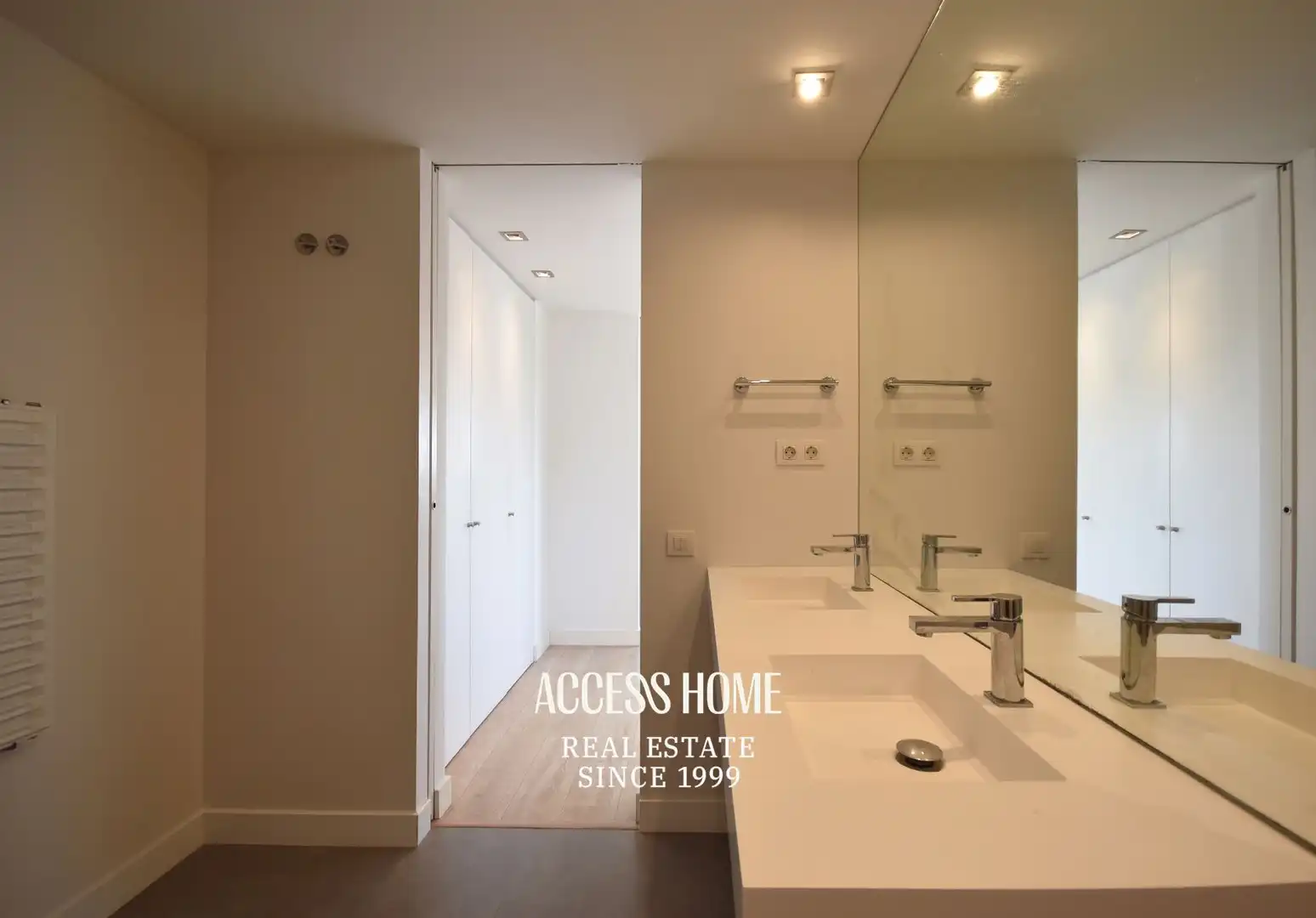 Bathroom of Flat for sale in Alella, Barcelona