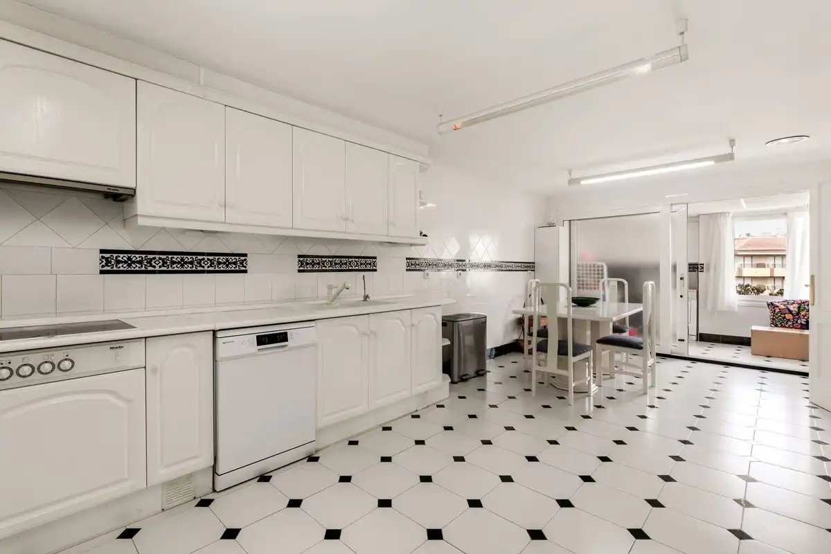 Cocina de Apartamento en venta en Torremolinos con Aire acondicionado, Terraza y Piscina comunitaria