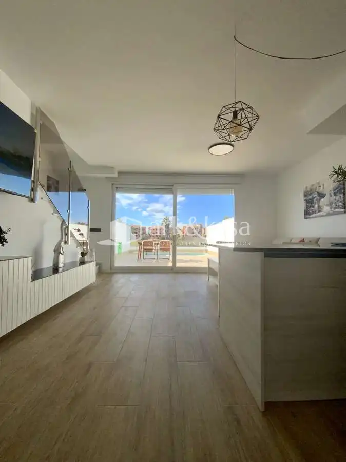 Vista exterior de Casa adosada en venta en Los Alcázares con Aire acondicionado, Calefacción y Terraza