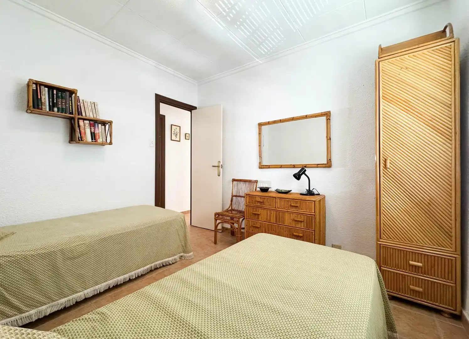 Habitación de Apartamento de alquiler en Santa Pola con Terraza, Amueblado y Balcón