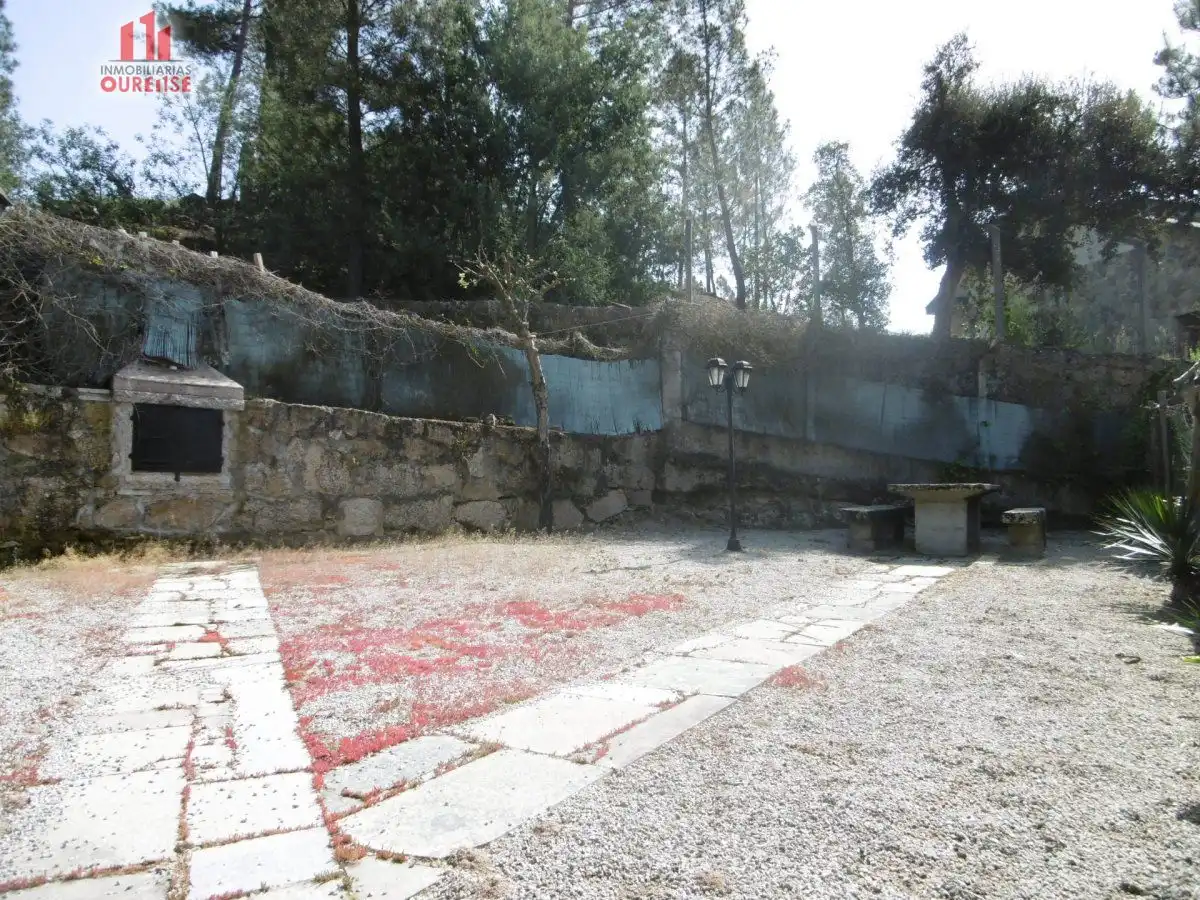 Garden of Commercial properties for sale in Toén  with Terrace
