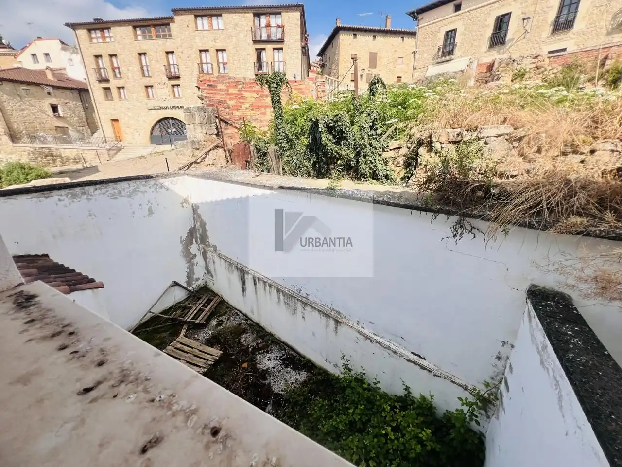 Einfamilien-Reihenhaus zum Verkauf in Torres del Río mit Privatgarten