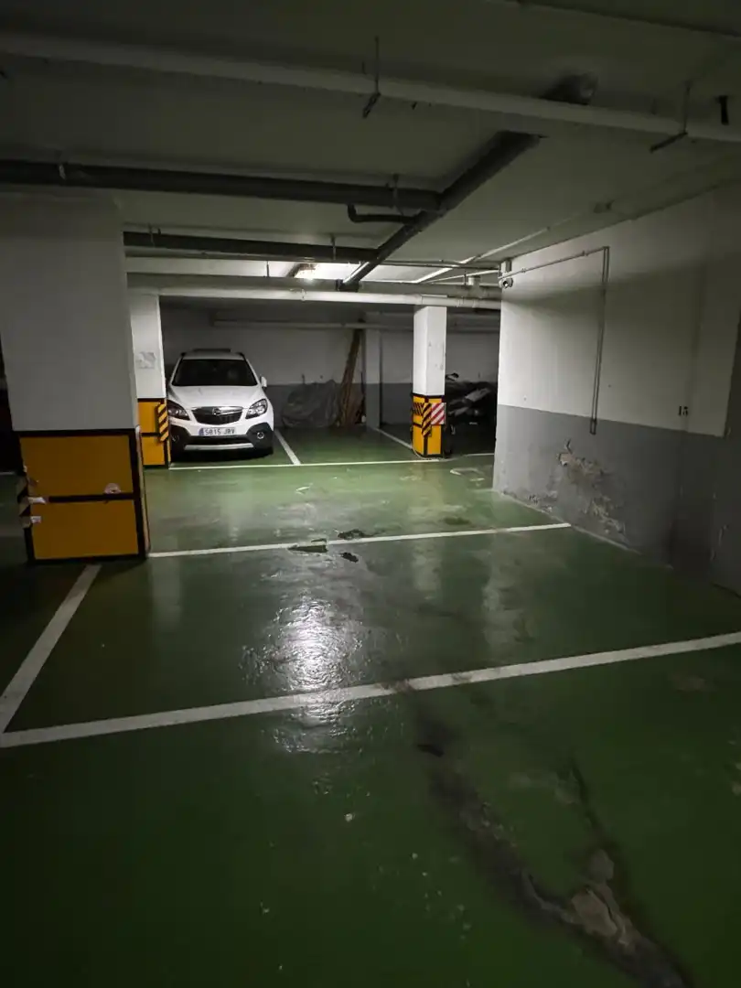 Aparcament de Pis en venda en Cádiz amb Terrassa