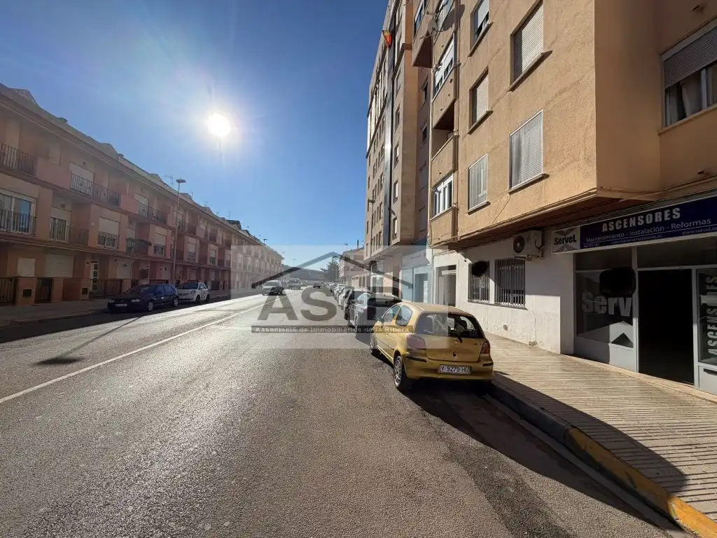 Local comercial en venda a Avenida Mestra Josefina Fernandez, imagen 2