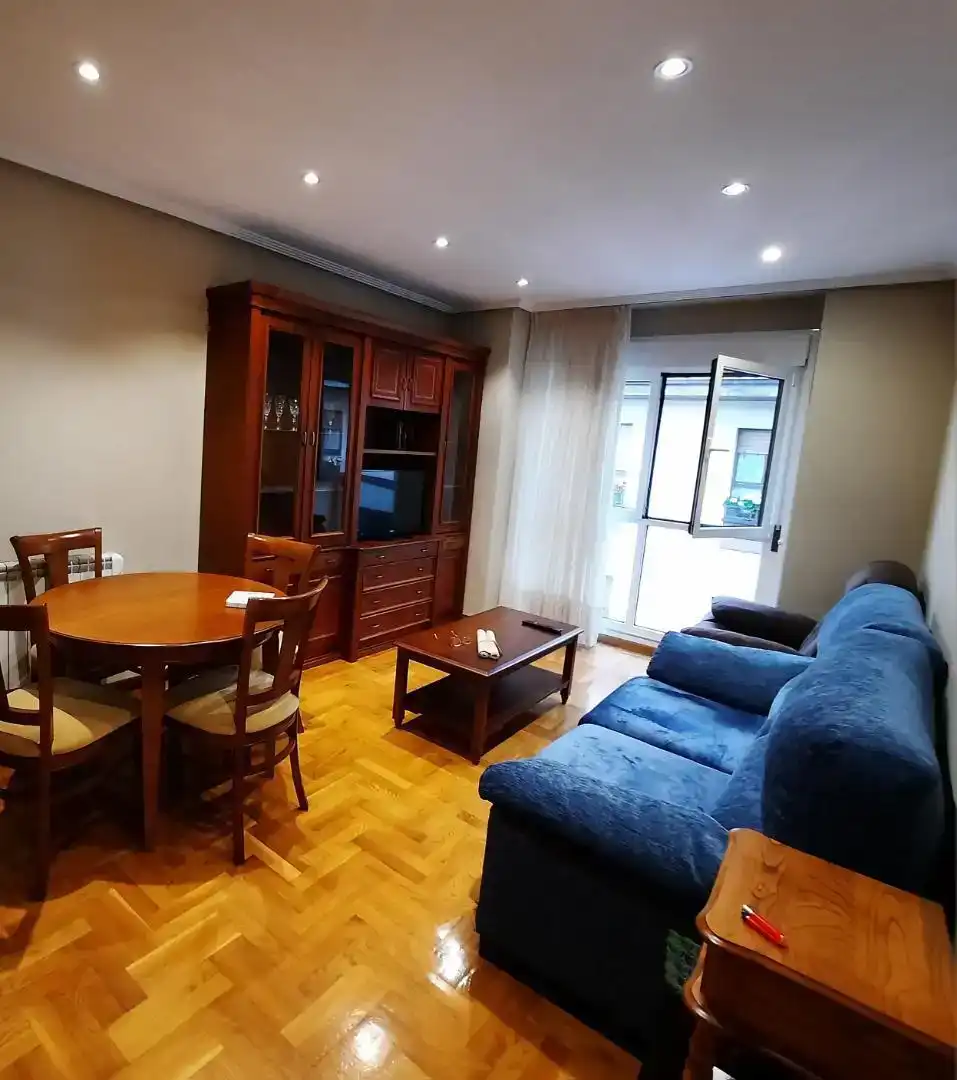 Wohnzimmer von Wohnung zur Miete in Gozón