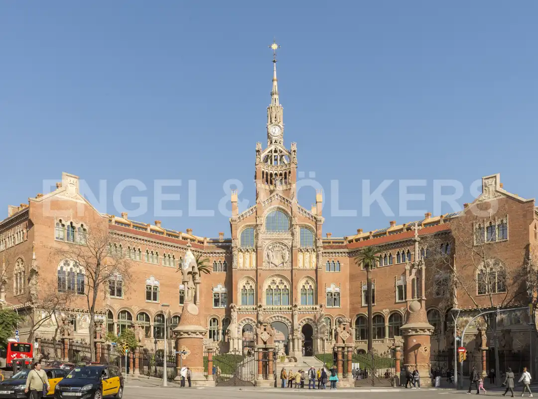Vista exterior de Edificio en venta en Barcelona