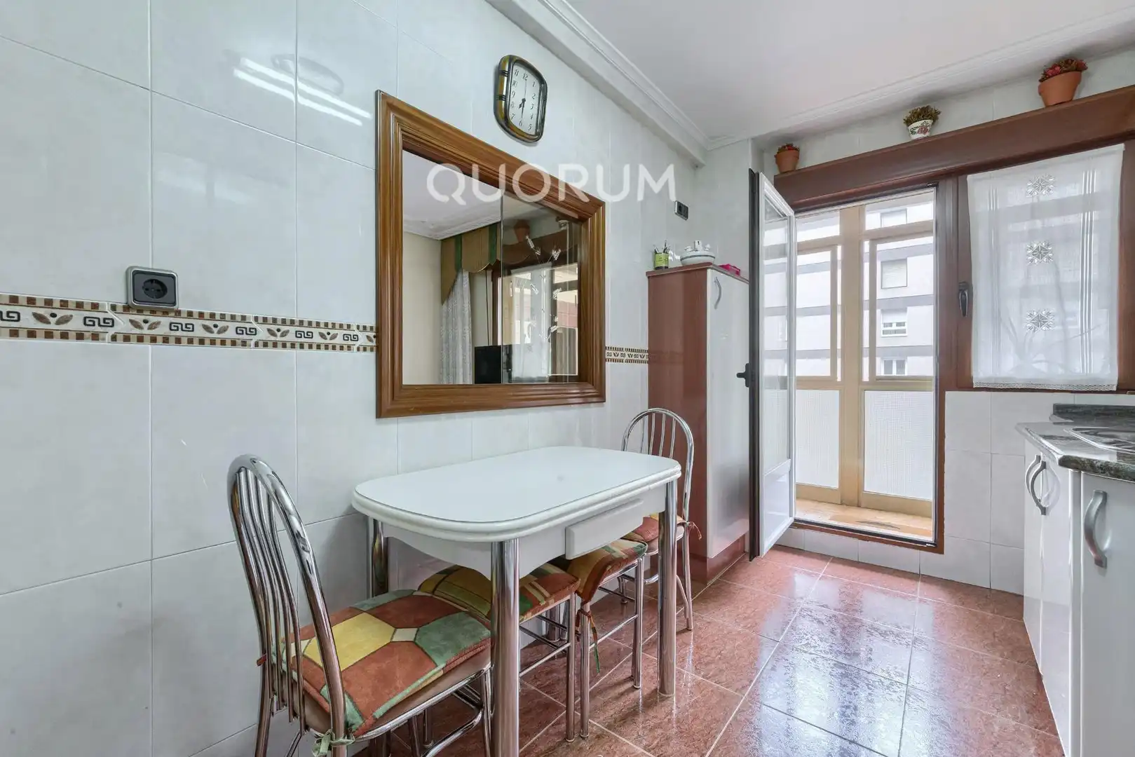 Piso con terraza en venta en Centro - Ariz - Uribarri, imagen 5