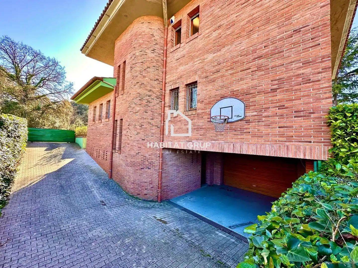 Vista exterior de Casa o xalet en venda en Girona amb Calefacció, Jardí privat i Traster